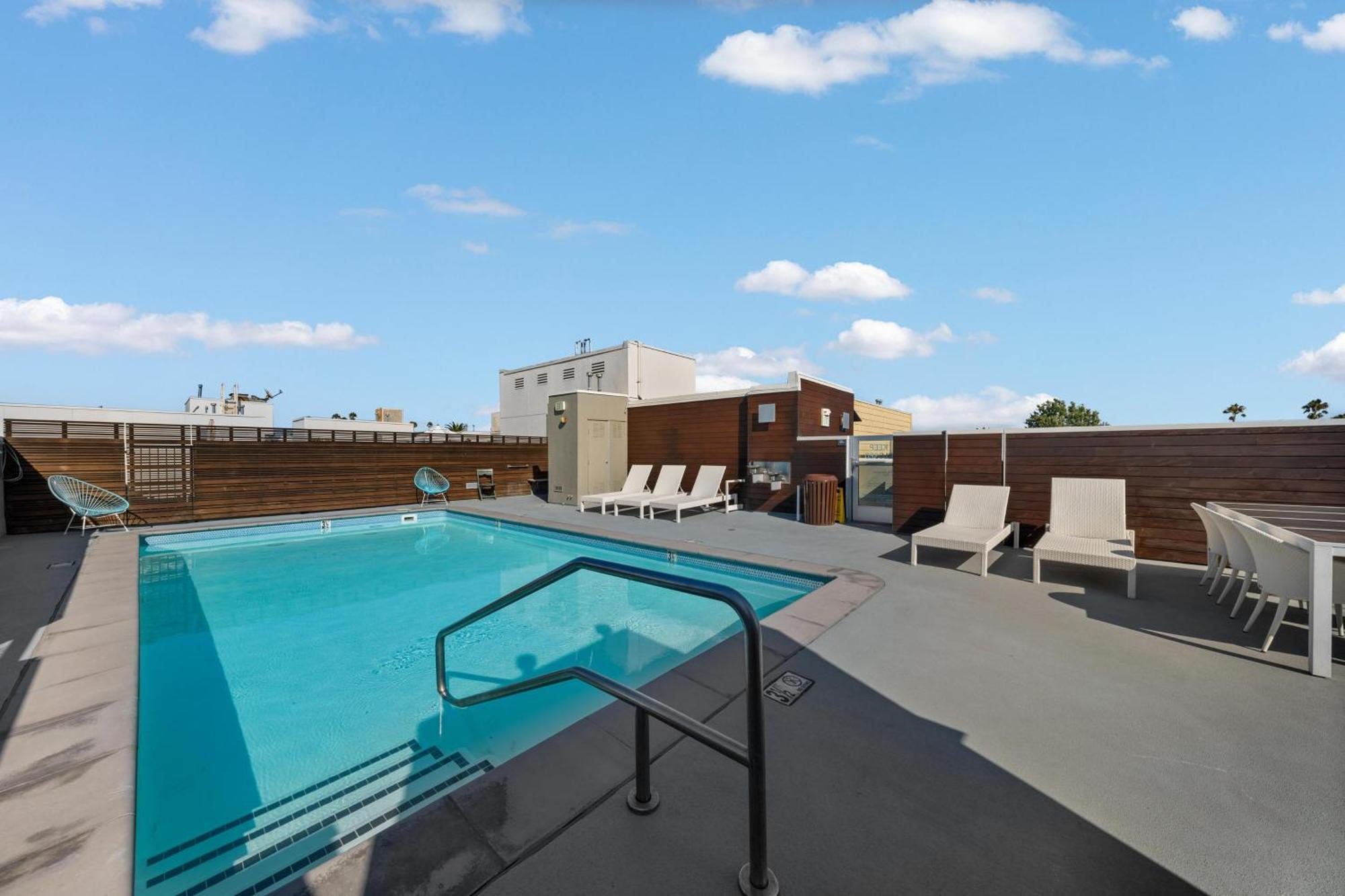 Carnelian Calm-pool Bbq Rooftop Walk To The Apartment